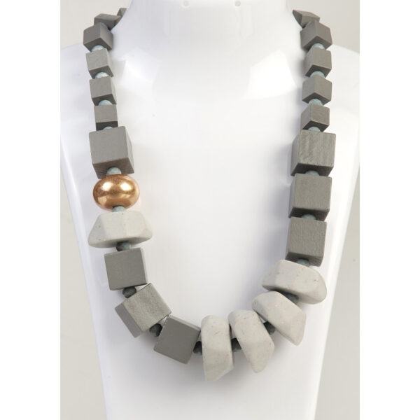 Urban Contrast – Χειροποίητο Κολιέ από Ρητίνη και Ξύλο