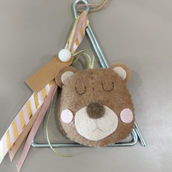 Τριγωνάκι με Τσόχινη Φιγούρα – Χειροποίητο Αρκουδάκι